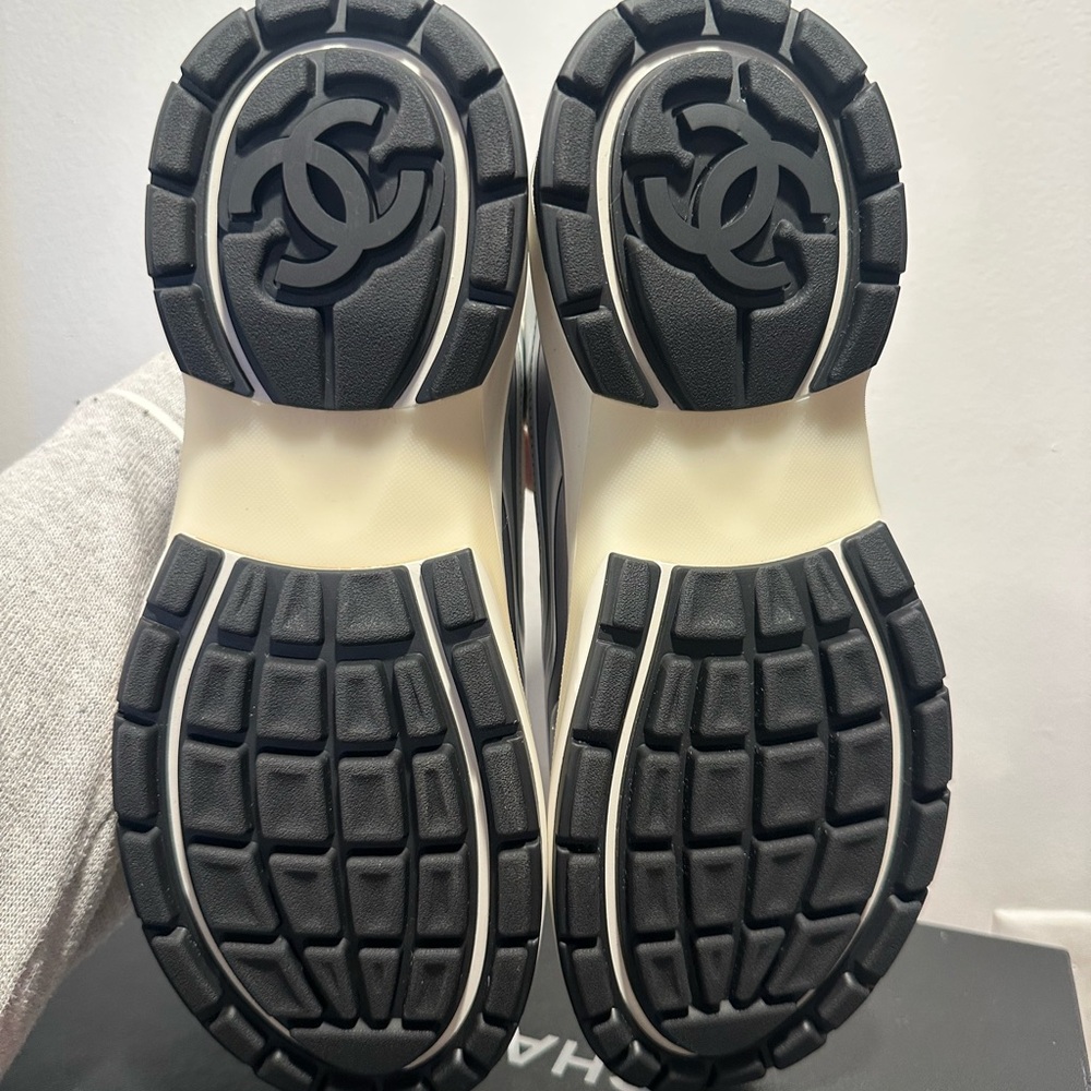 CHANEL Women's Metallic Silver and White Sneakers - Picture 6 of 7